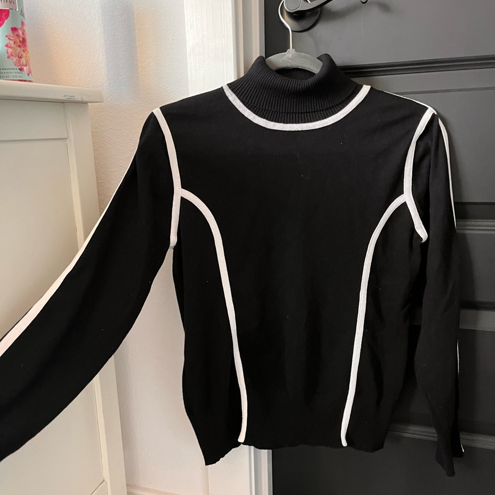 black and white contrast turtleneck sweater!!
